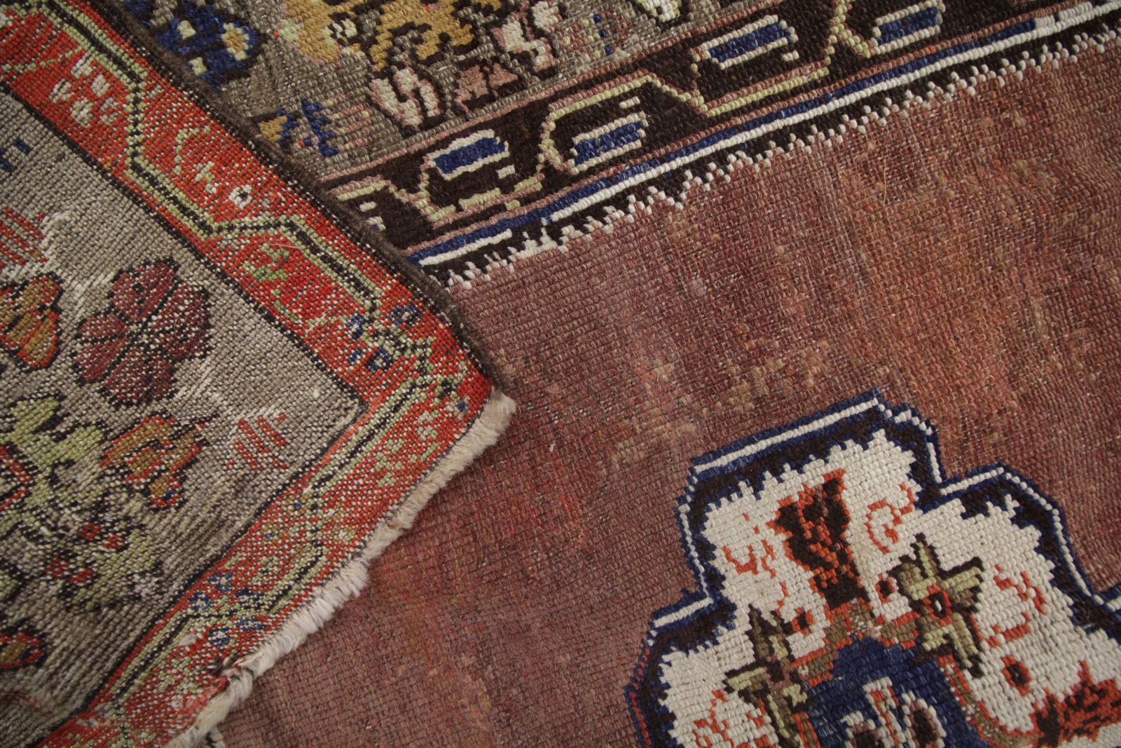 Antique Rugs Turkish Small Area Rug, Wool Carpet 128x187cm photo vintage