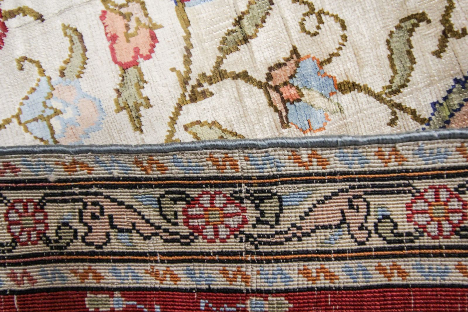 Tapis d'époque en soie pure tissé à la main, Hereke, Turquie, 82 x 137 cm photo for sale
