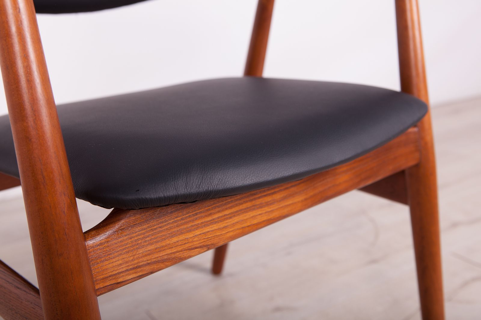 photo buy Teak Model Gm11 Dining Chairs By Svend åge Eriksen For Glostrup, 1950s, Set Of 6