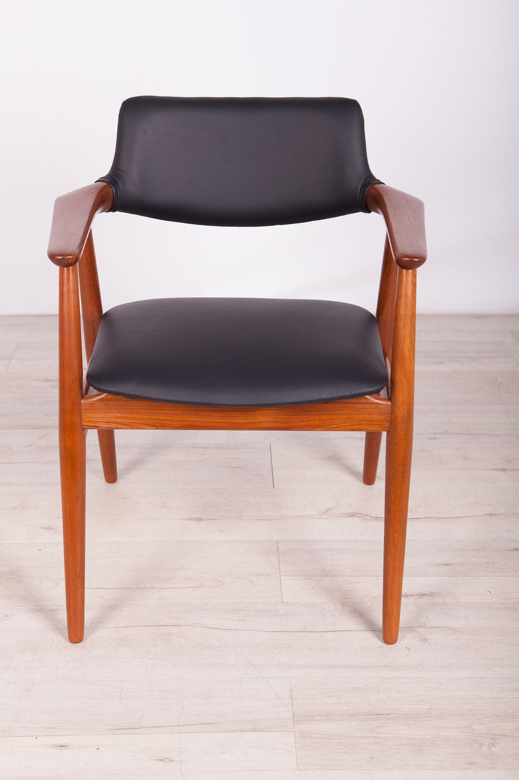 photo vintage Teak Model Gm11 Dining Chairs By Svend åge Eriksen For Glostrup, 1950s, Set Of 6