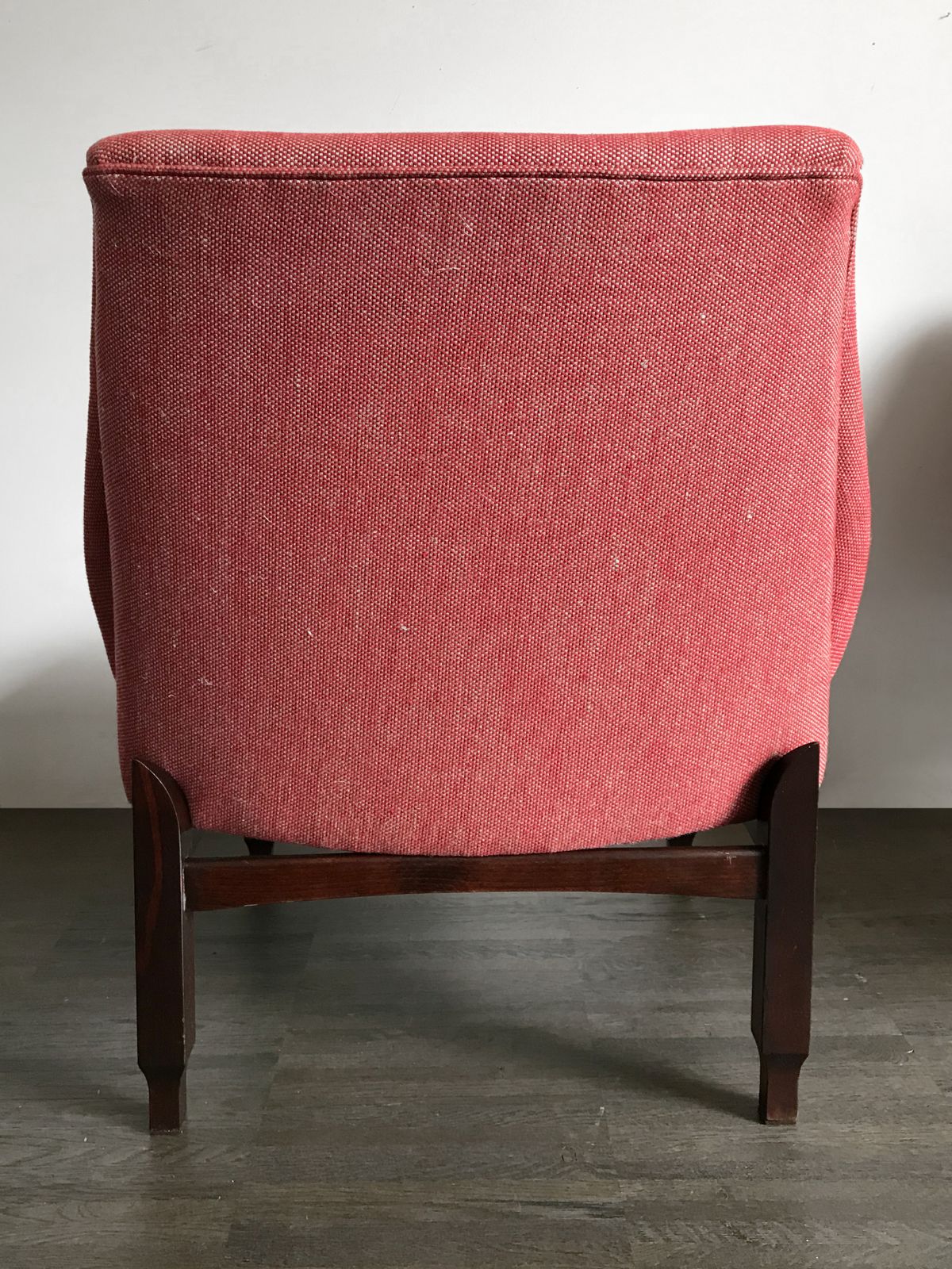 photo furniture Couple Of Italian Midcentury Modern Design Red Armchairs, 1950s