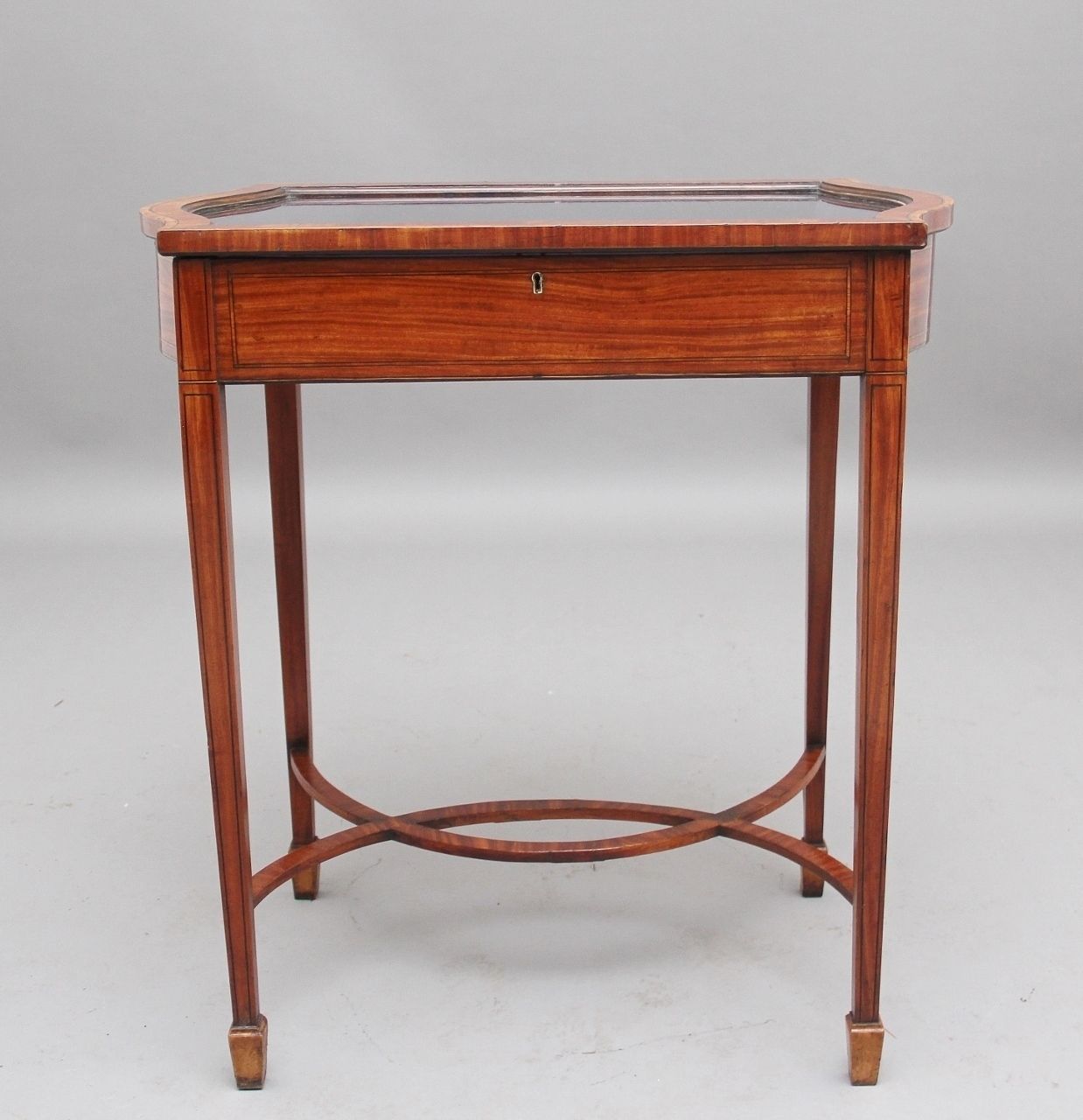 Edwardian Inlaid Satinwood Bijouterie Table photo vinterior