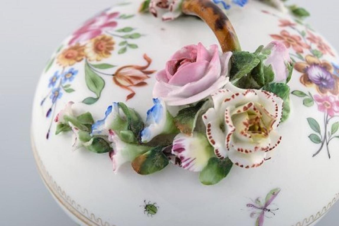 Antique And Rare Meissen Bonbonniere In Hand Painted Porcelain, 19th Century photo vinterior