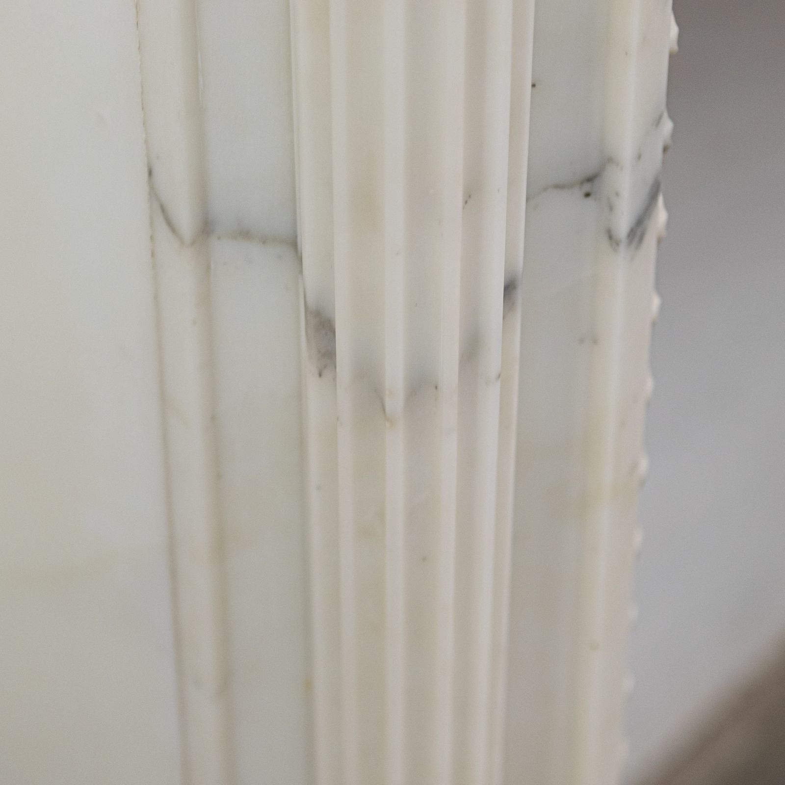 photo furniture Exceptional Antique Louis XVI Style Marble Chimneypiece
