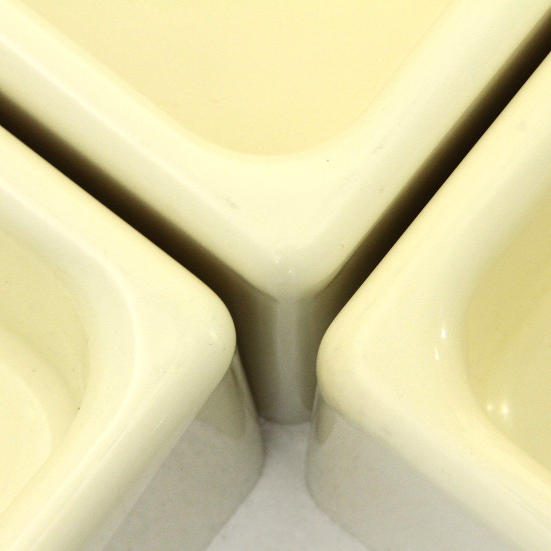 113.0 White Plaster Corner Flower Pots From Elco, 1970s, Set Of 3 photo
