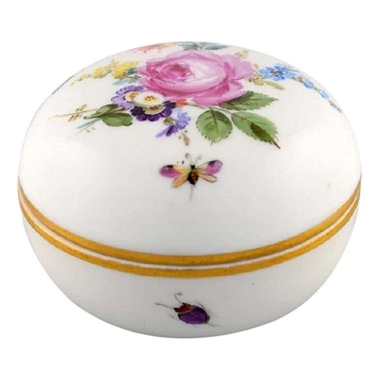 Meissen Bomboniere In Hand Painted Porcelain With Floral Motifs, 20th Century photo furniture