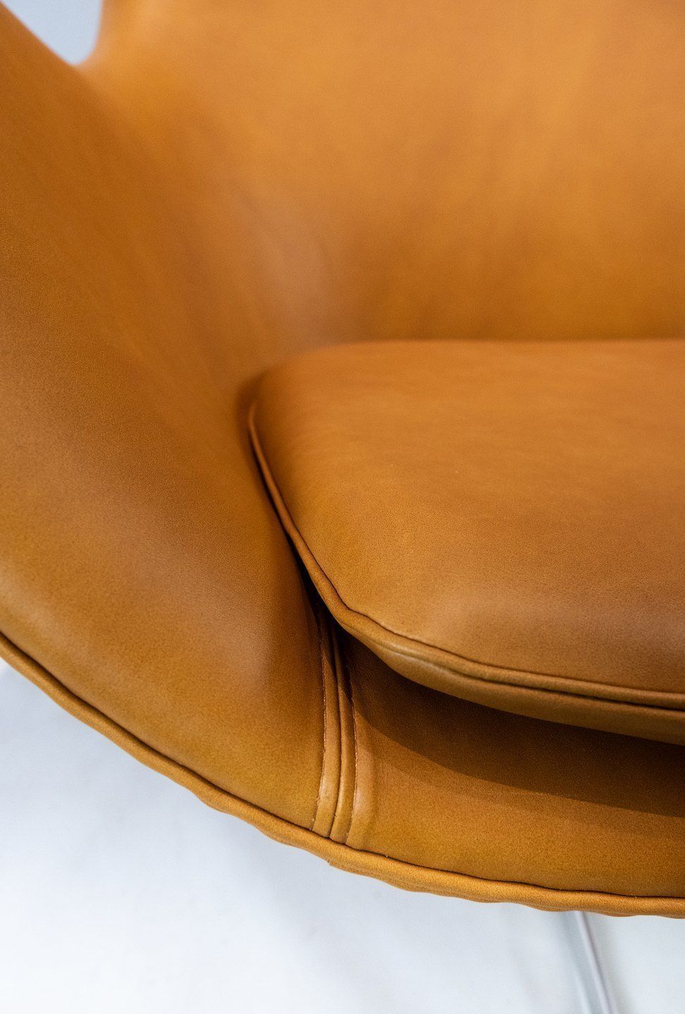 The Egg, Model 3316 Designed By Arne Jacobsen In 1958 And Manufactured By Fritz Hansen. photo 7155.0