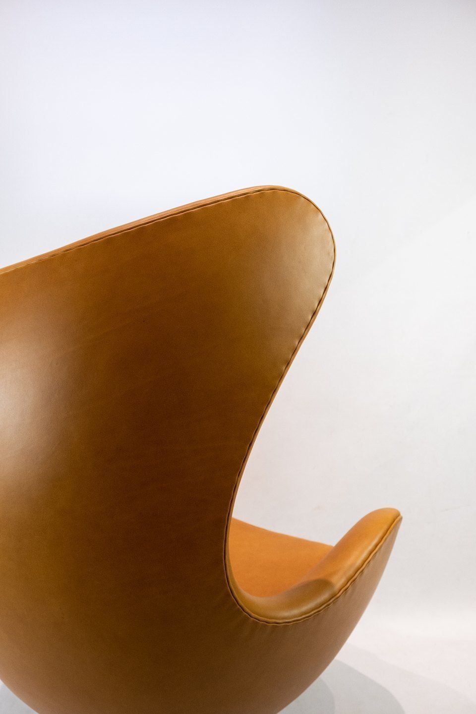 The Egg, Model 3316 Designed By Arne Jacobsen In 1958 And Manufactured By Fritz Hansen. photo vintage