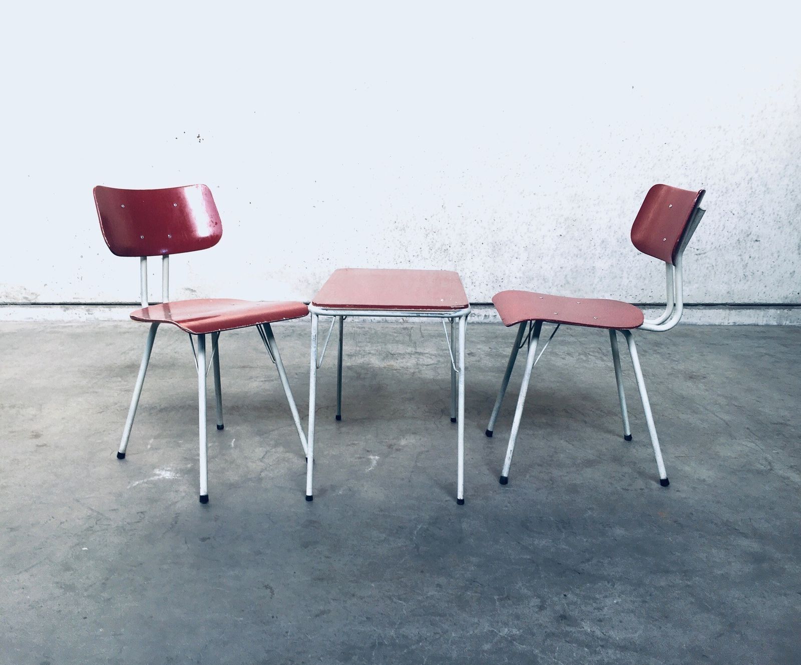 Dutch Design 2 Keukenstoelen En Bijzettafel Van Lemafa Den Haag, Ca. Jaren 1950 photo vinterior