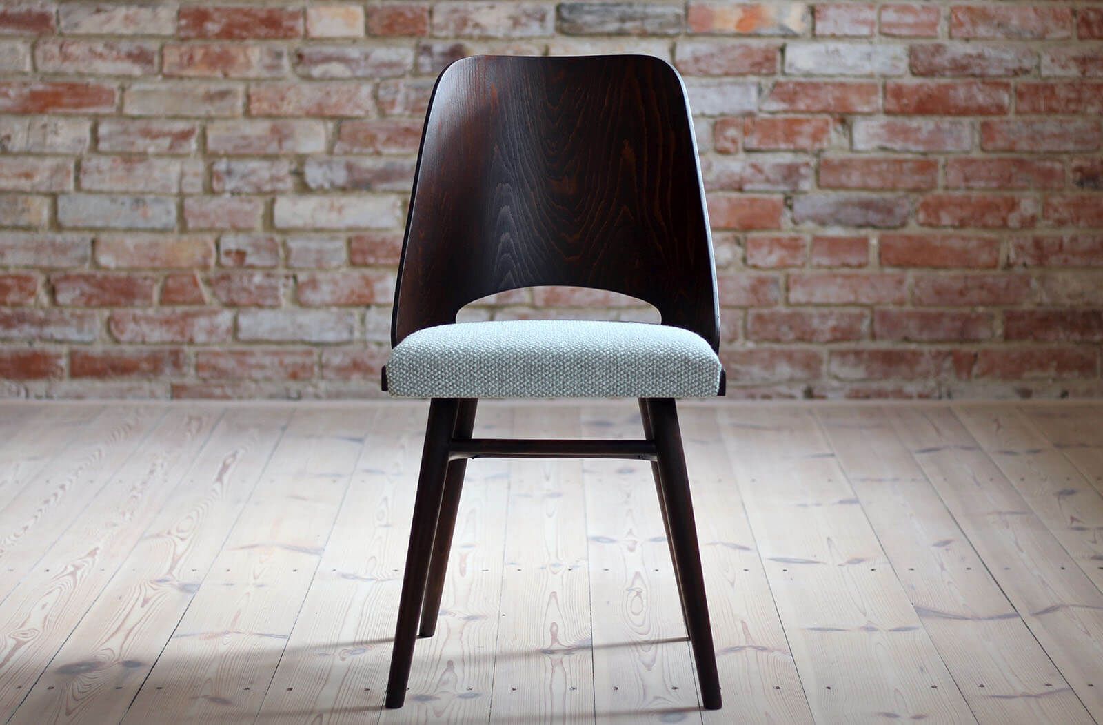 Set Of 4 Dining Chairs By Radomir Hofman For Ton, Model 514, Reupholstered In Creamy Mint Boucle By Sahco photo 1500.0
