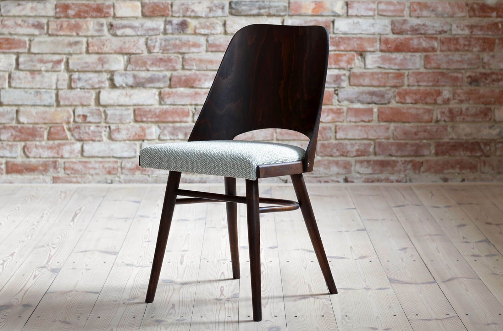 Set Of 4 Dining Chairs By Radomir Hofman For Ton, Model 514, Reupholstered In Creamy Mint Boucle By Sahco photo vinterior