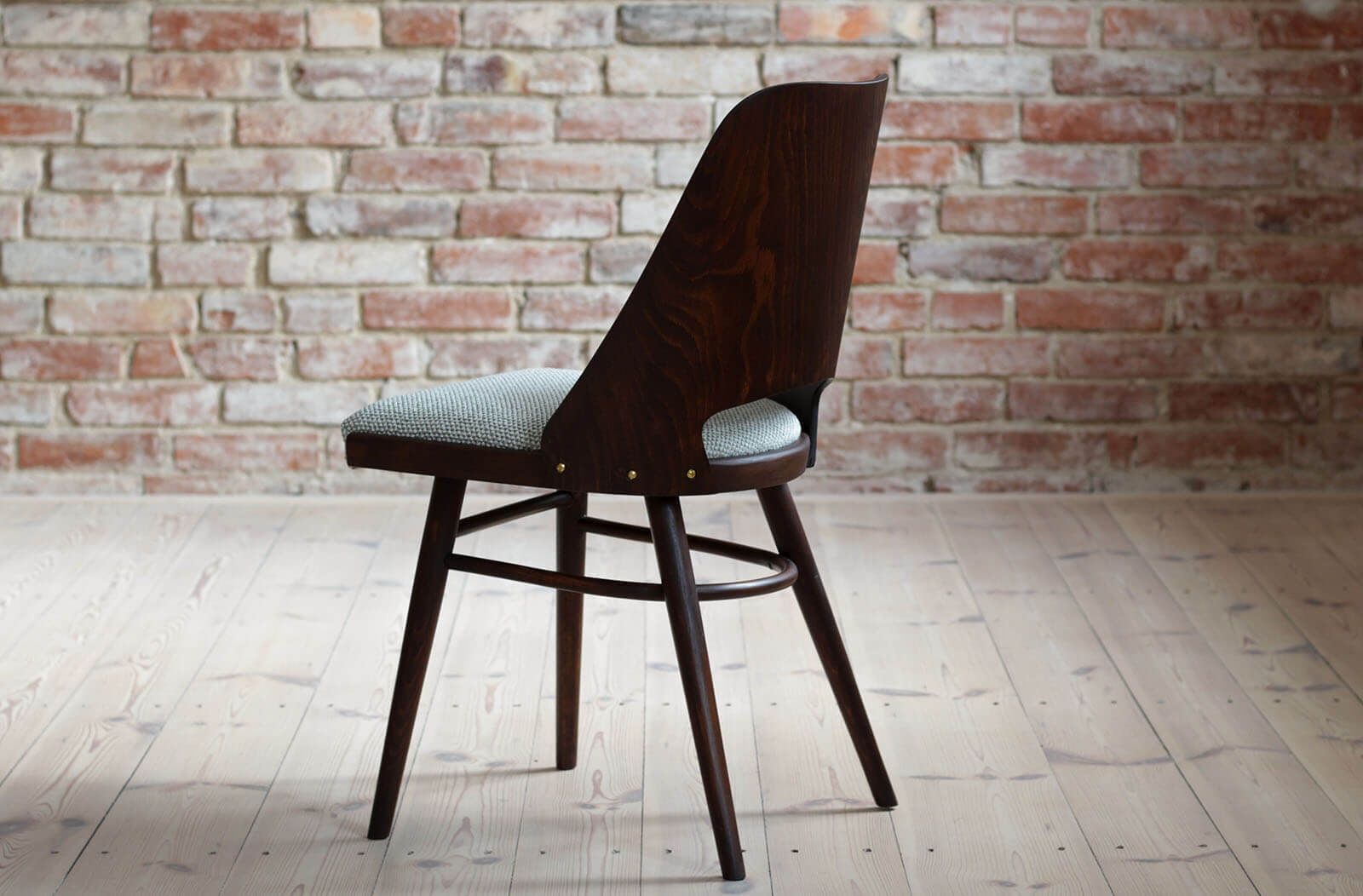 Set Of 4 Dining Chairs By Radomir Hofman For Ton, Model 514, Reupholstered In Creamy Mint Boucle By Sahco photo vintage