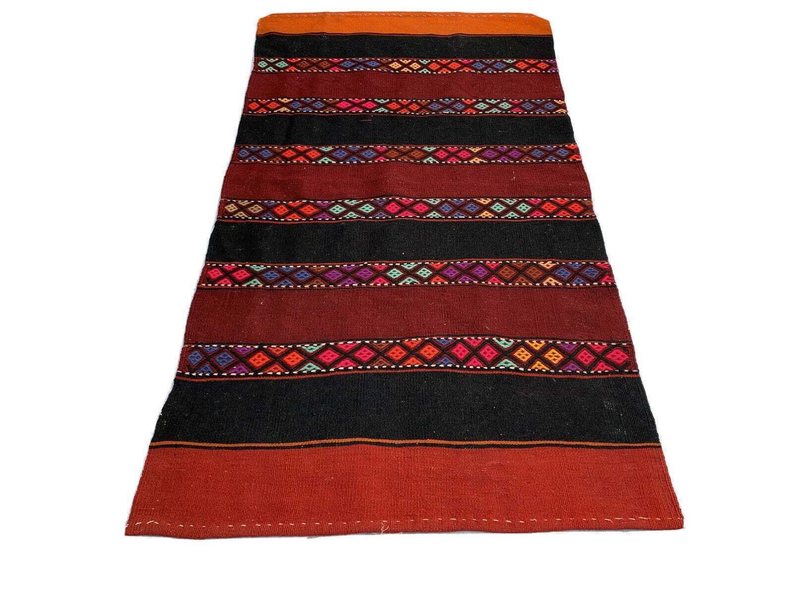 Traditional Turkish Kilim Rug , Vintage Turkish Wool Country Home Kelim