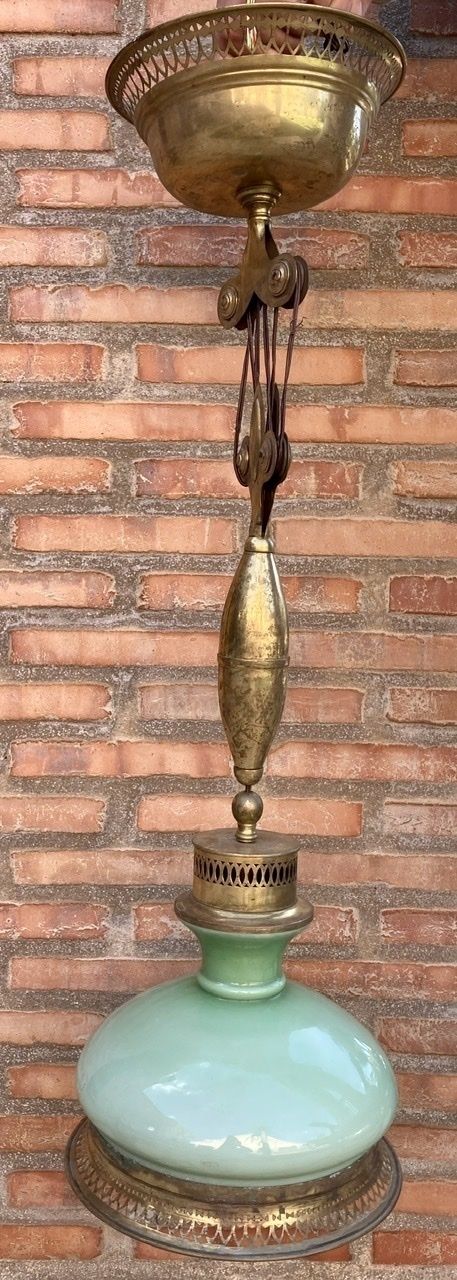 Mid Century Katrolhanglamp Met Opaline Groen Kristalglas En Messing photo for sale