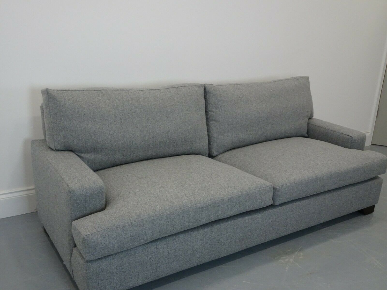 Stunning Kingcome Sherwood 2.5 Seater In Mid Grey Lambswool photo 3300.0
