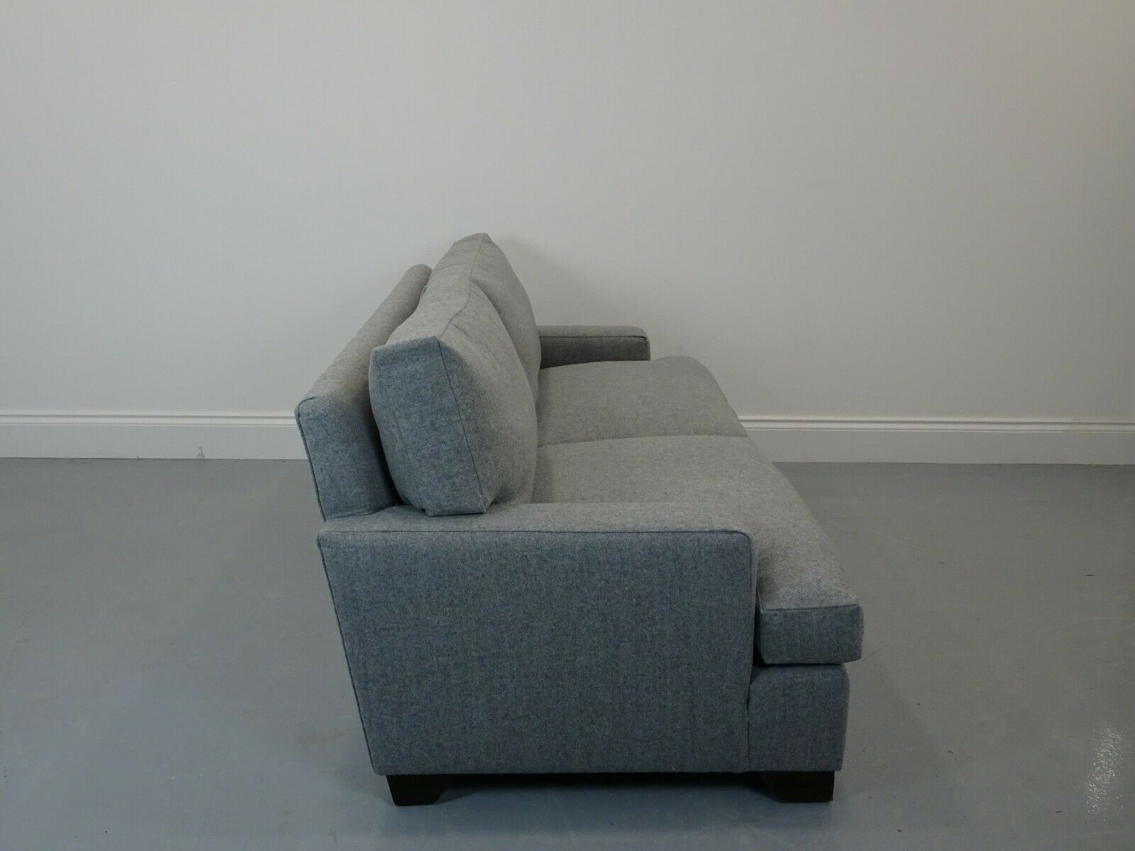 Stunning Kingcome Sherwood 2.5 Seater In Mid Grey Lambswool photo vinterior