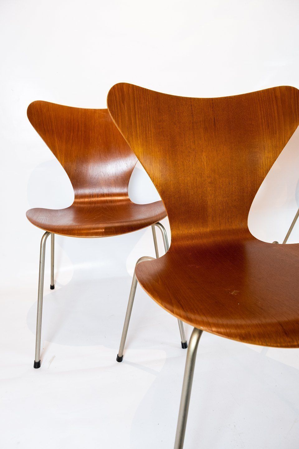 Set Of Four Seven Chairs, Model 3107, In Teak Designed By Arne Jacobsen And Manufactured By Fritz Hansen. photo for sale
