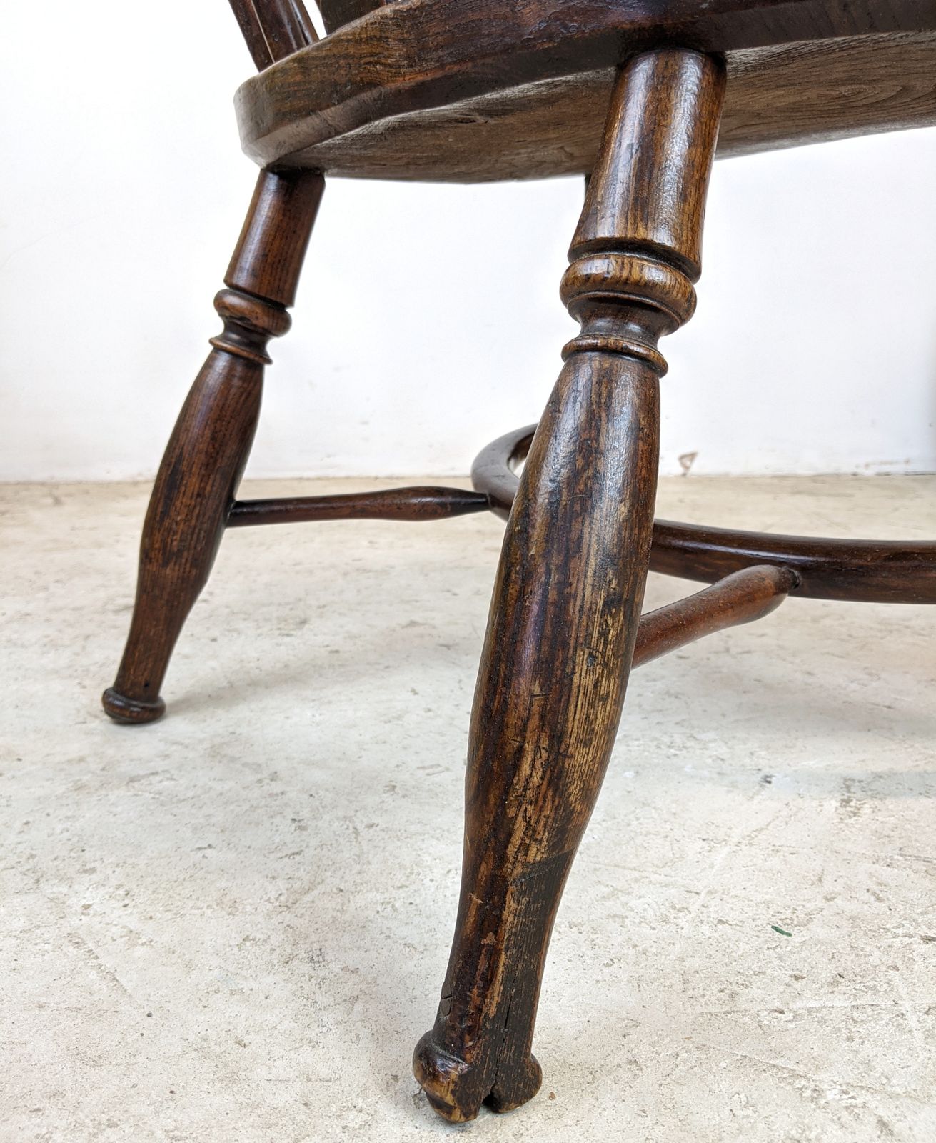 photo vinterior Antique Child's Windsor Chair, Yew And Elm, Crinoline Stretcher C.1830