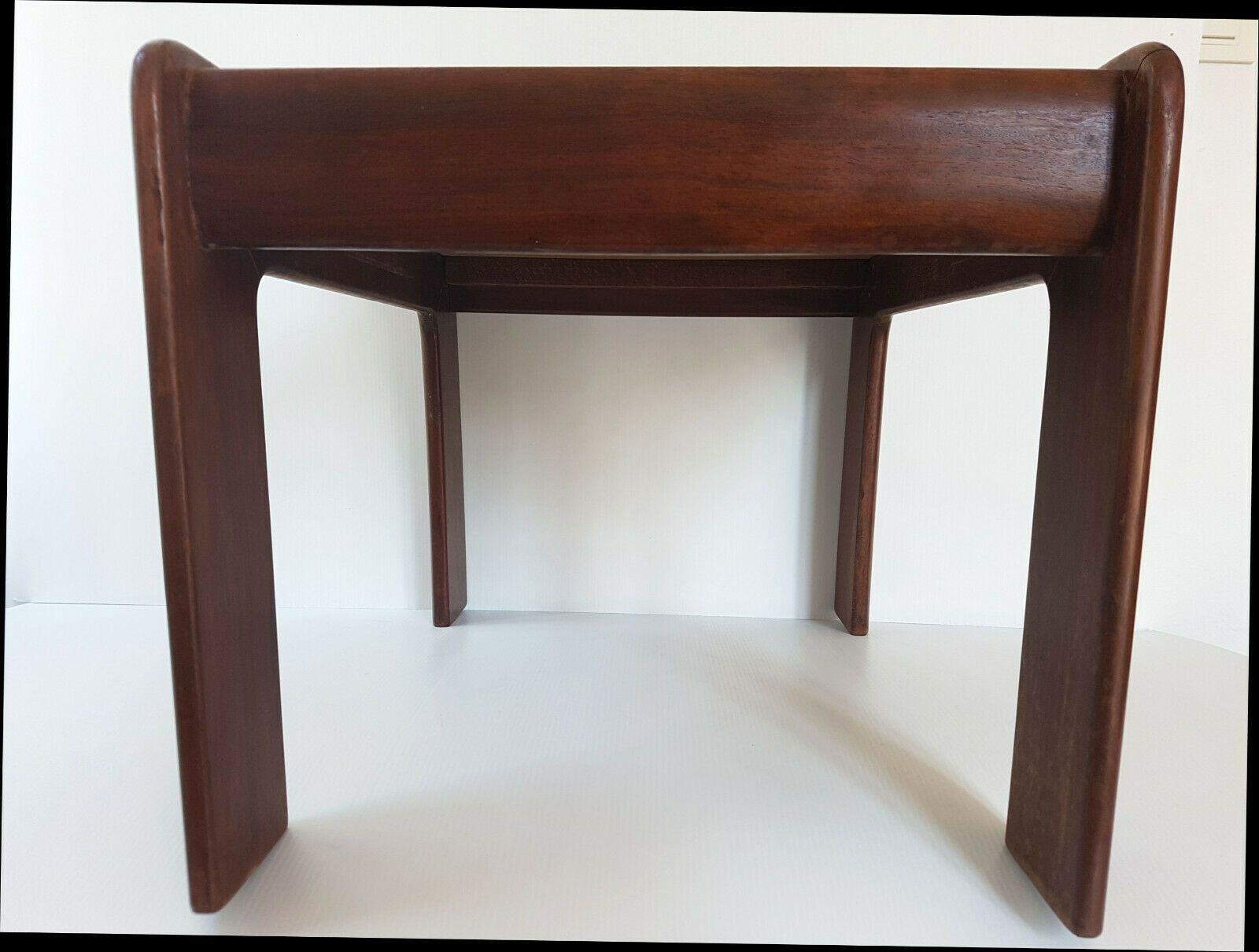 Scandinavische Salontafel Uit De Jaren 1960, Massief Teak Met Vintage Zwart Formica Blad photo Meubels