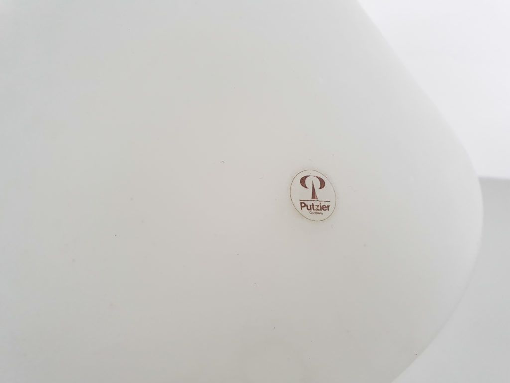 Verlichting Tafellamp Van Wit Opalineglas, Peil And Putzler, Duitsland, Jaren 1970 photo