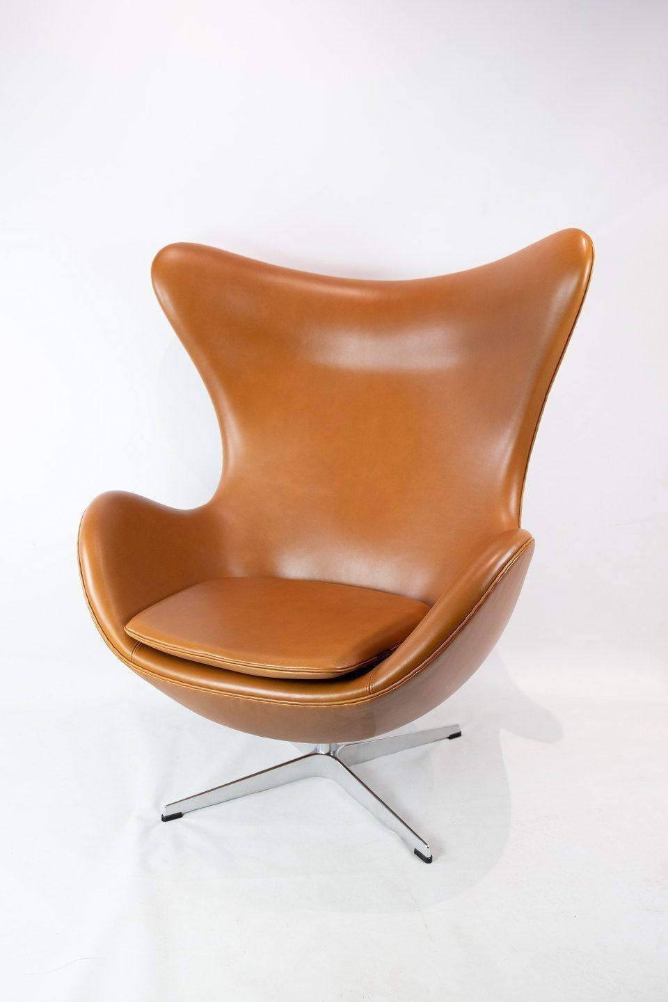The Egg, Model 3316 Designed By Arne Jacobsen In 1958 And Manufactured By Fritz Hansen. photo furniture