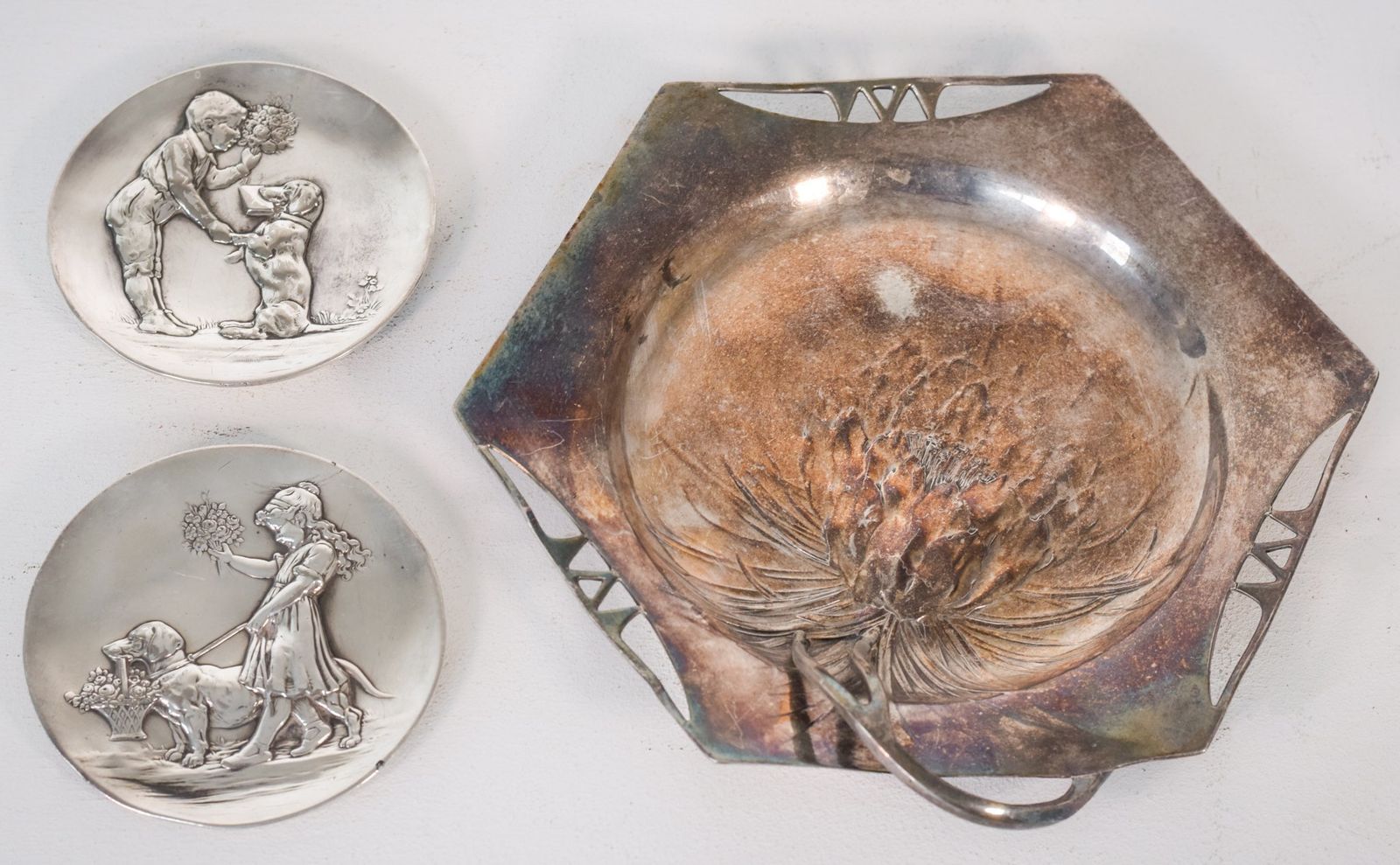 photo buy Drie Art Nouveau Tinnen Schalen