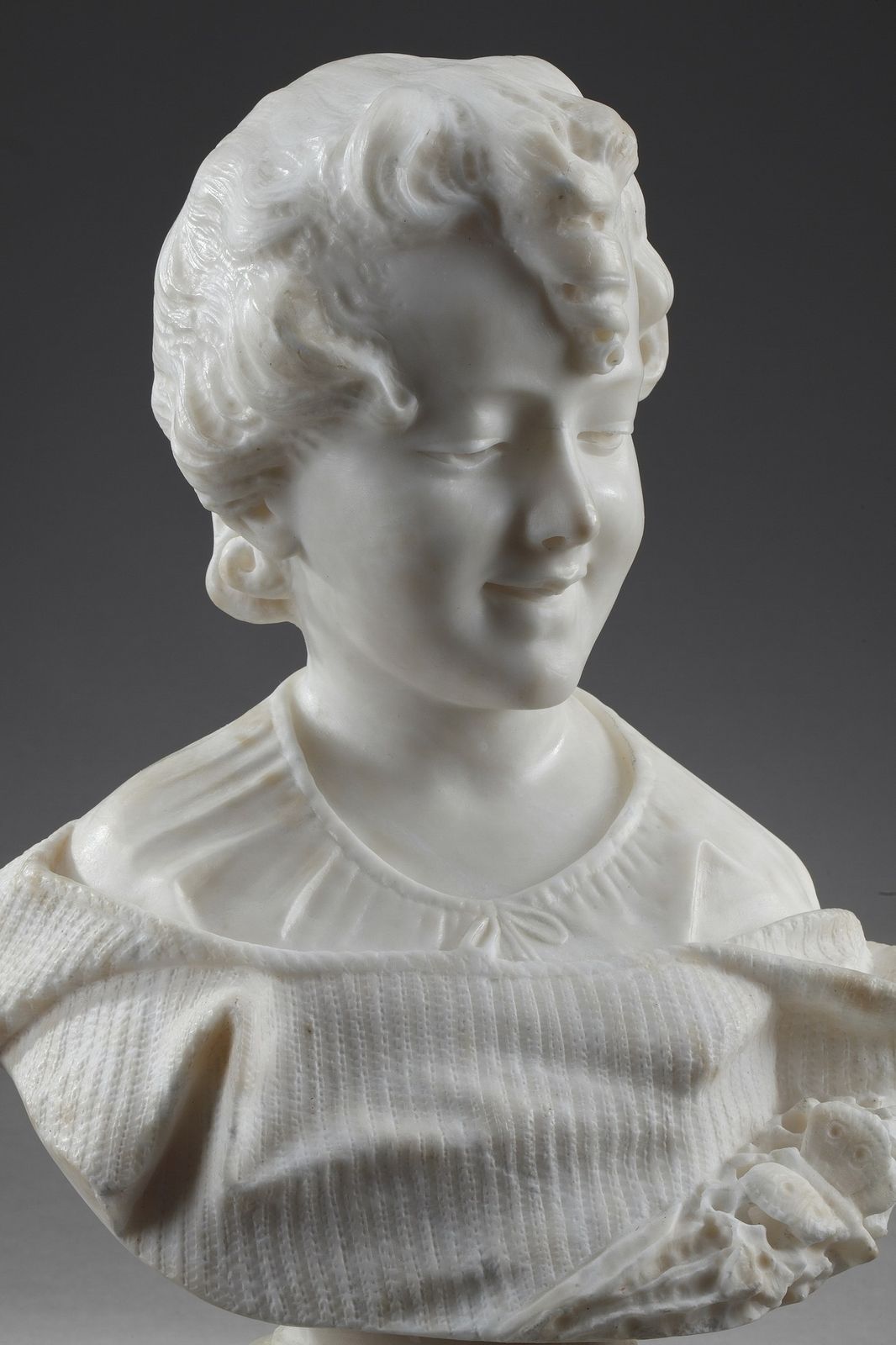 Sculpture en albâtre « Buste de jeune fille », XIXe siècle photo furniture