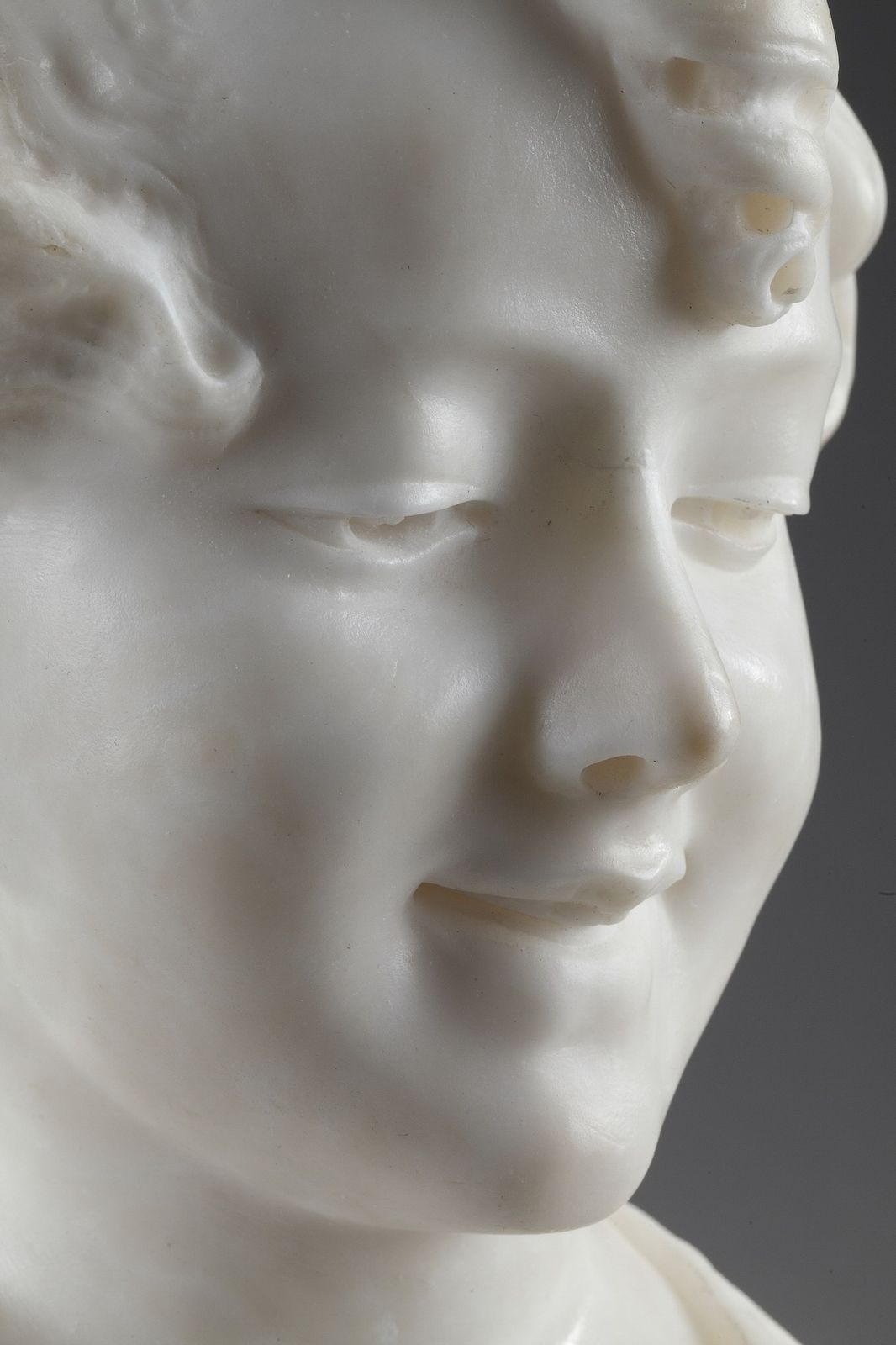Sculpture en albâtre « Buste de jeune fille », XIXe siècle photo vinterior