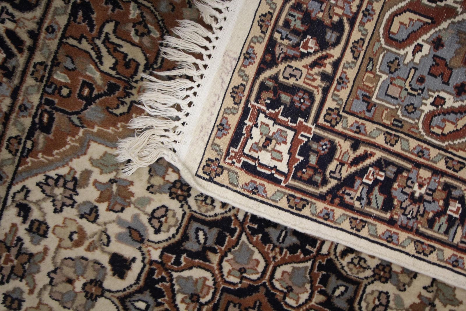 Handmade Carpet Vintage Indian Oriental Rug, Cream Wool Rug  164x198cm photo vinterior