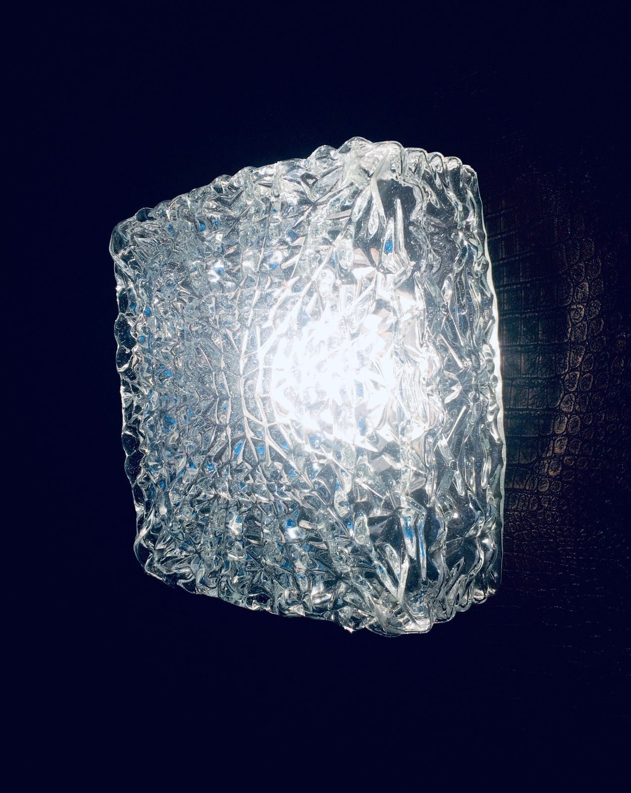 Grote Facetglazen Wandlamp Uit De Jaren 1960 photo for sale