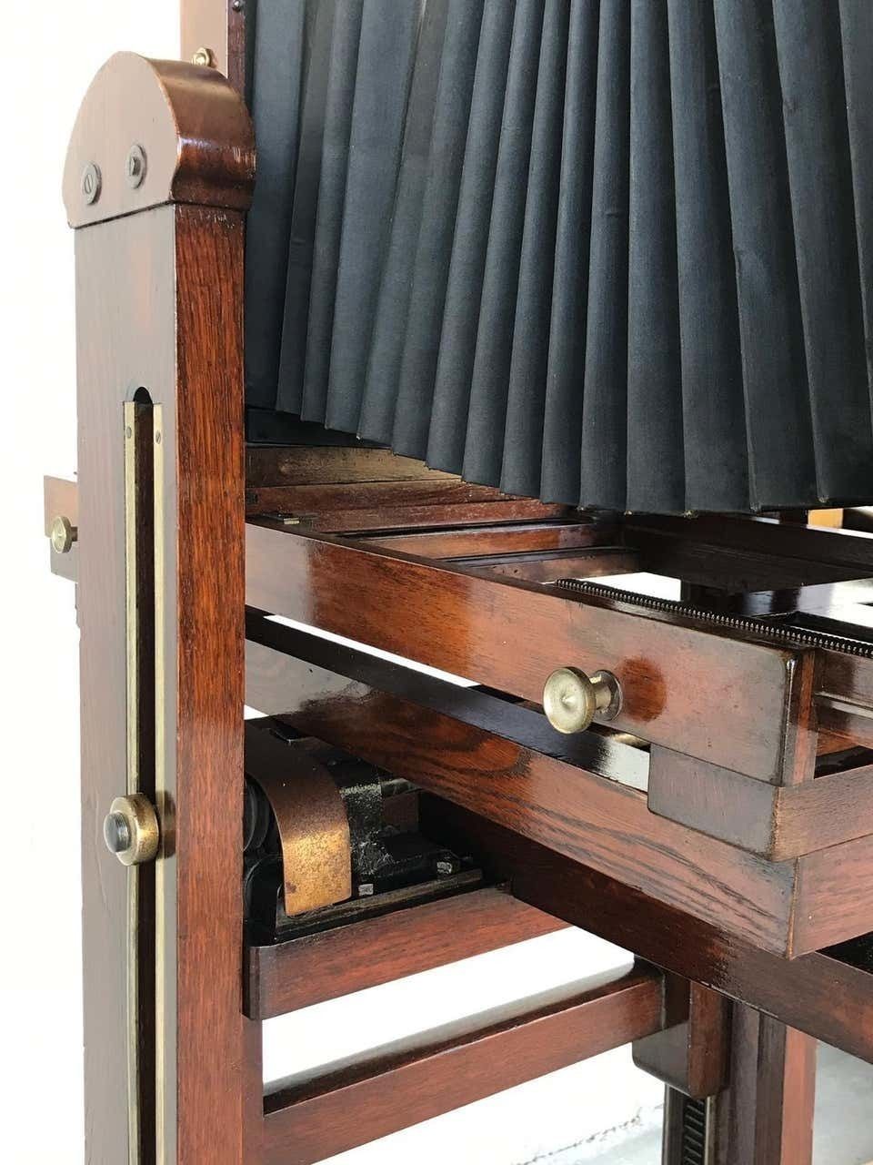 Home Decor 19th Century Old Study Camera In Oak Wood With Height Adjustable And Brake photo