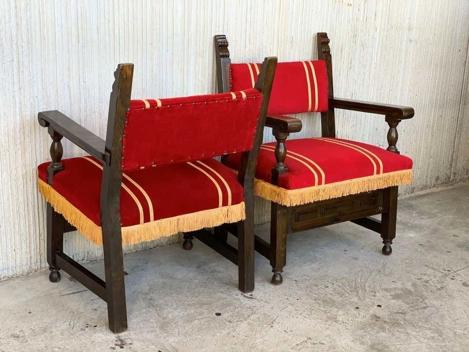 Ensemble de six fauteuils bas espagnols d'époque XIXe siècle en noyer sculpté, revêtement en velours rouge à franges jaunes photo Mobilier