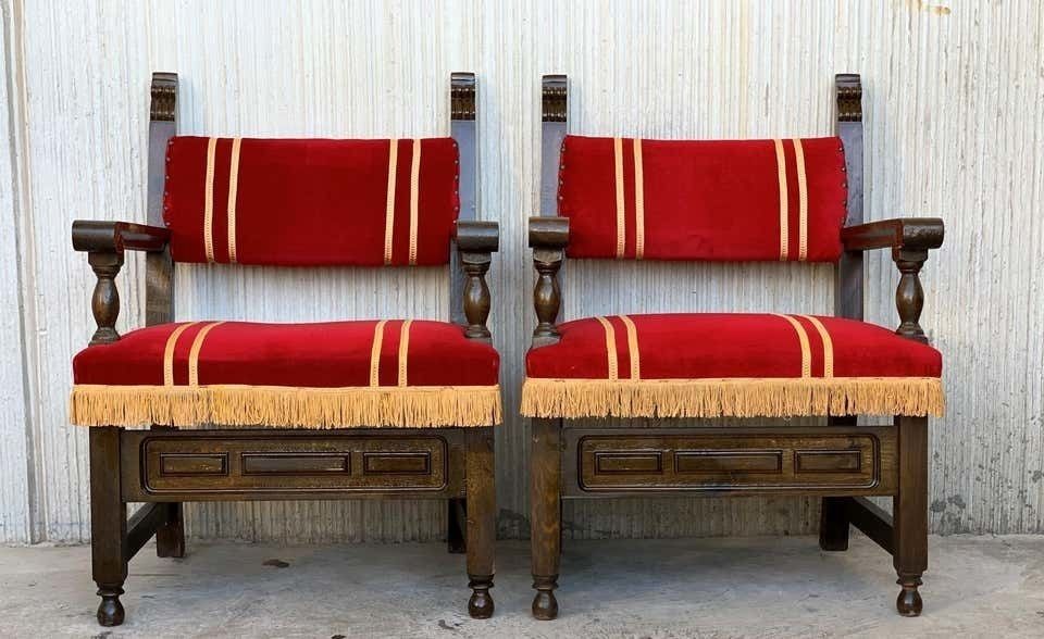 Fauteuils espagnols en noyer sculpté et velours rouge, 46 unités disponibles photo vintage