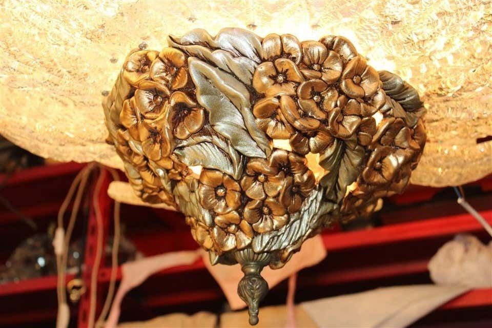 photo vintage Round Pair Of Chandelier Murano Gold Ceramic Italian Design 1960s Flowers Leaves