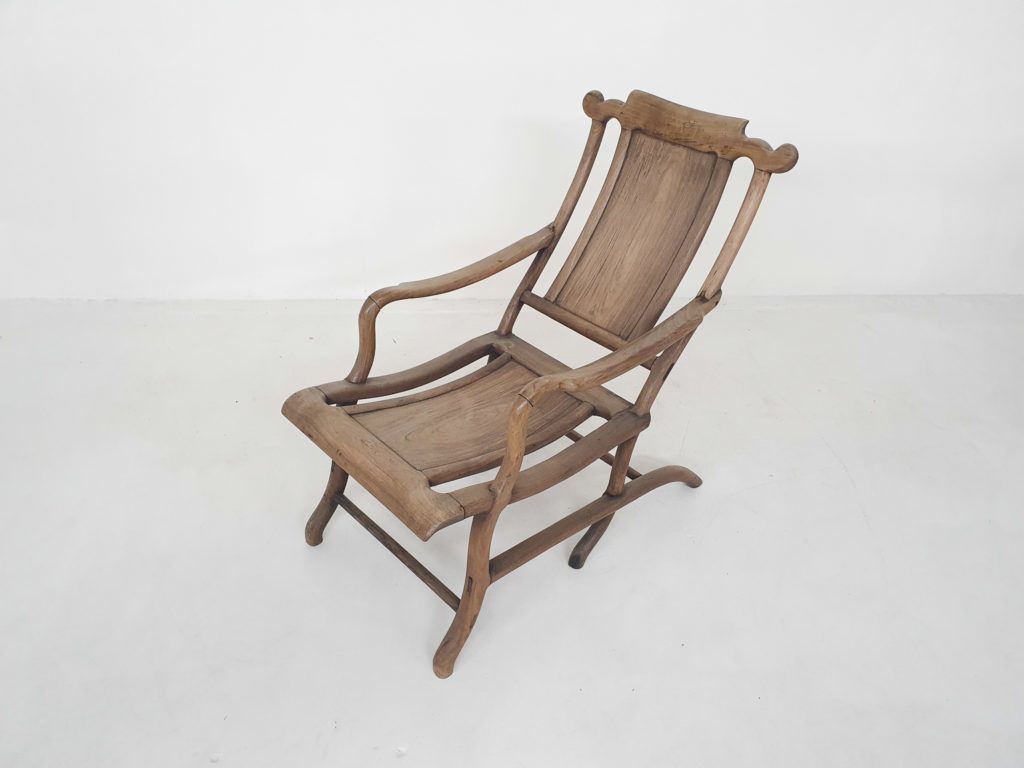 19e Eeuwse Chinese 'Moon Gazer' Loungestoel In Massief Hout photo furniture