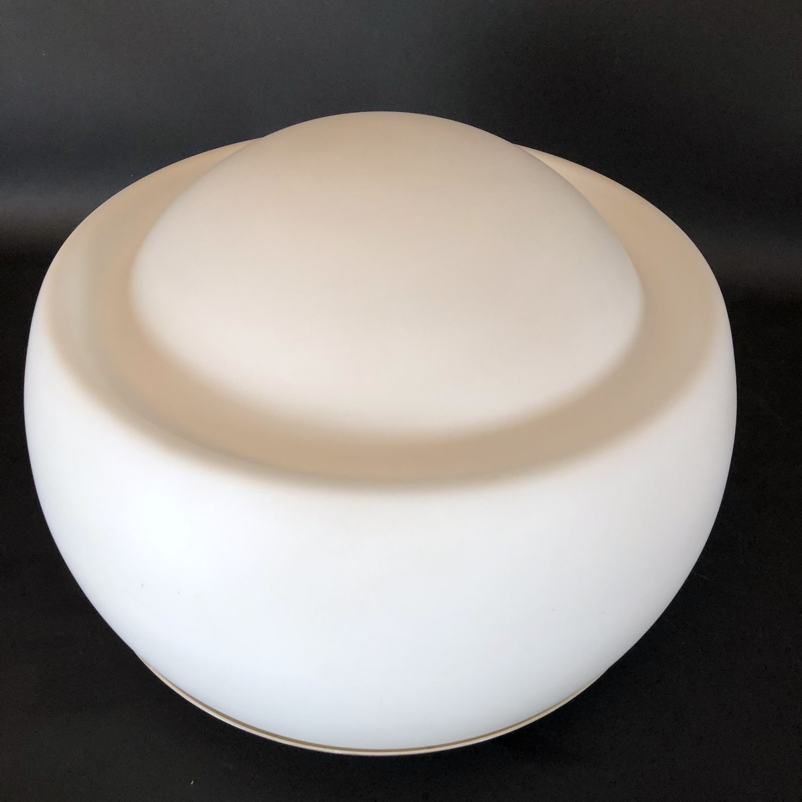 photo vintage Rare Italian Opaline Glass Table Lamp By Pia Guidetti Crippa For Lumi From 70s. Labeled.