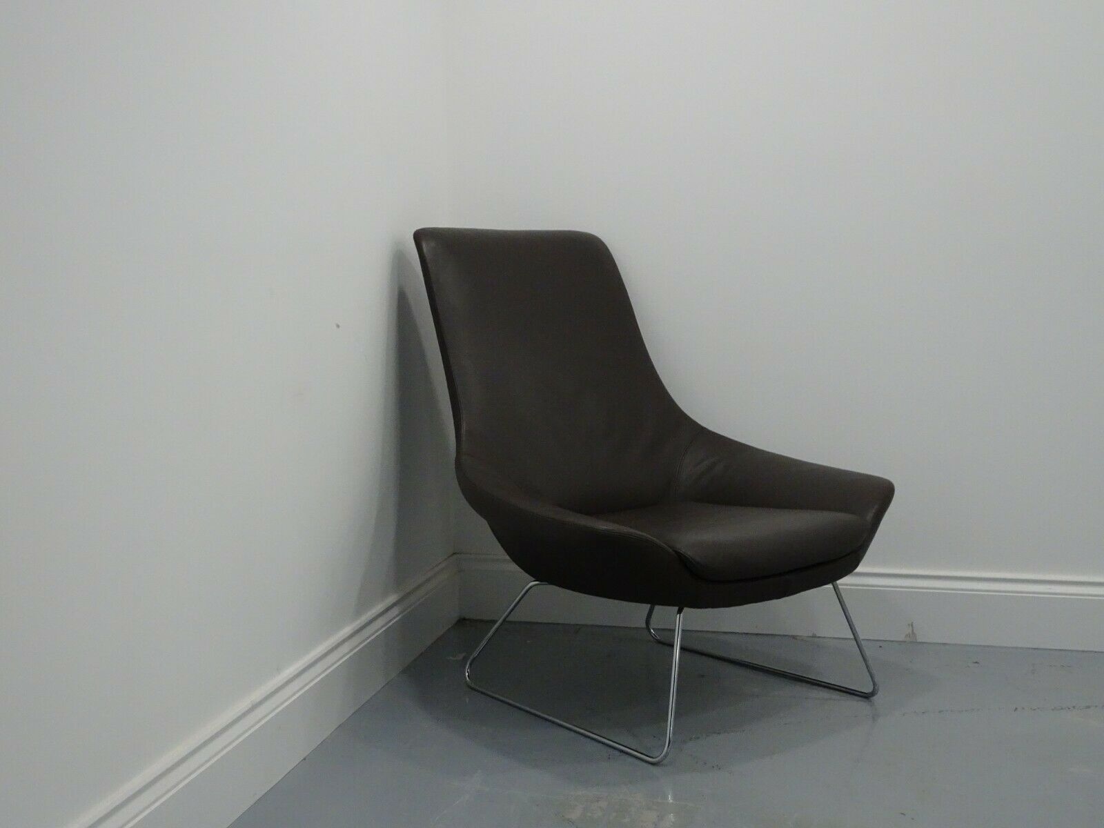 Furniture Pair Of Walter Knoll Flow Chair's In Premium Chocolate Leather photo