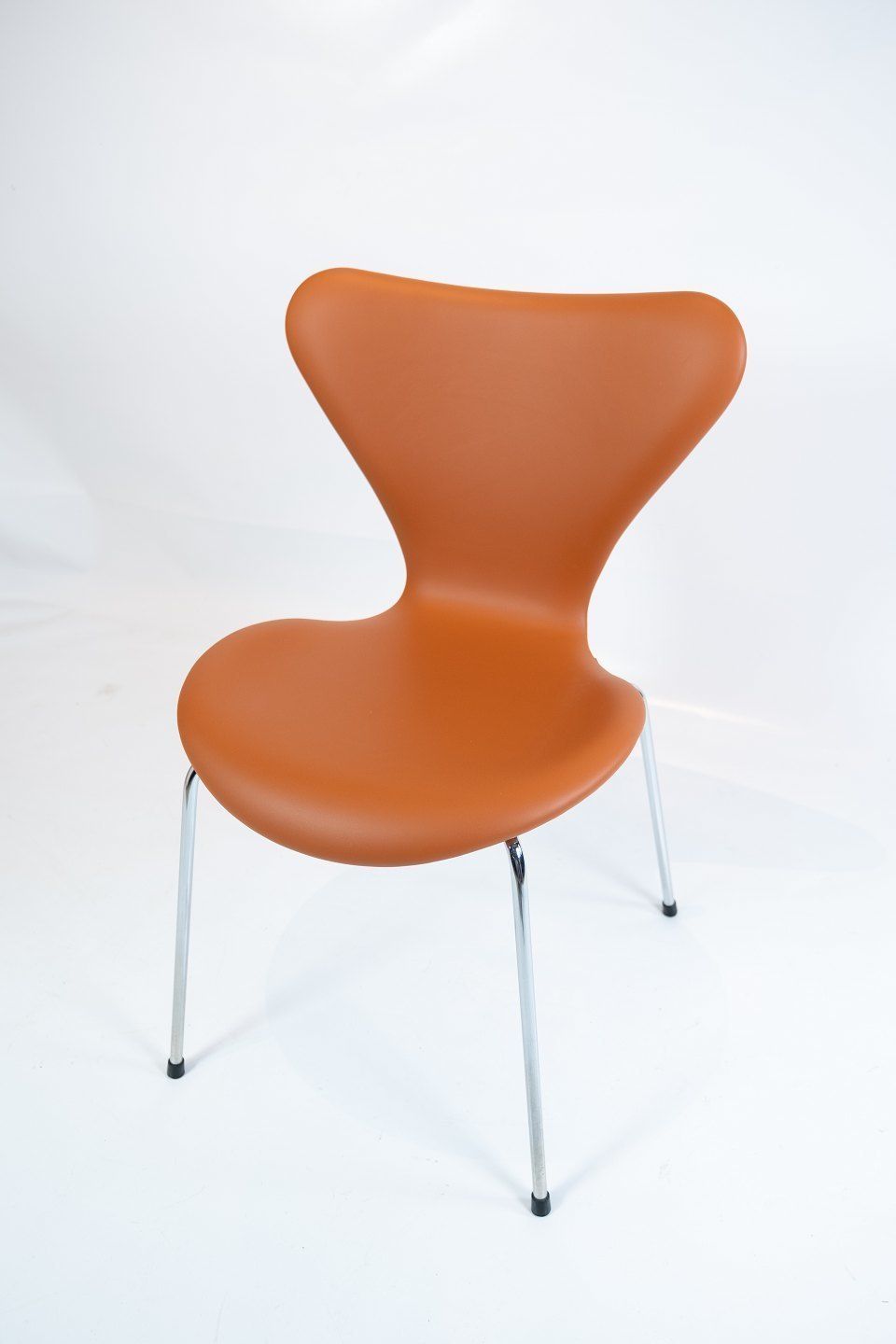 A Set Of 6 Seven Chairs, Model 3107, Designed By Arne Jacobsen And Manufactured By Fritz Hansen. photo Furniture
