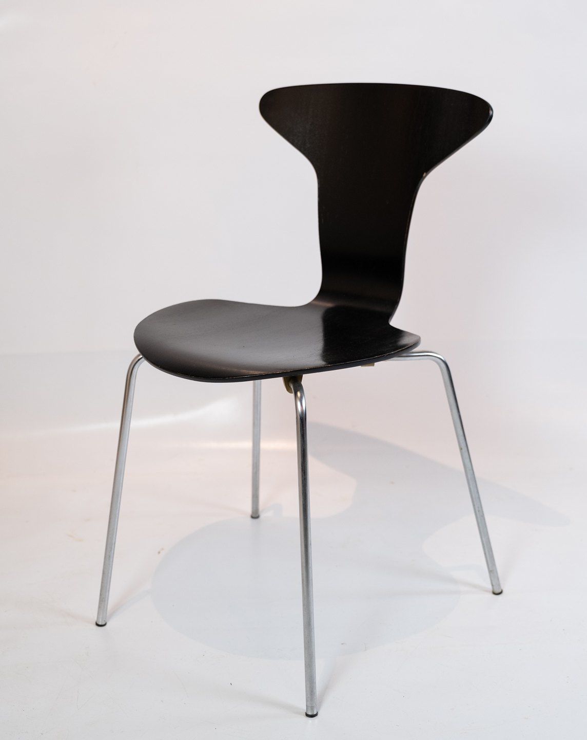 A Set Of 6 Black Munkegaard Dining Room Chairs Designed By Arne Jacobsen In 1955. photo furniture
