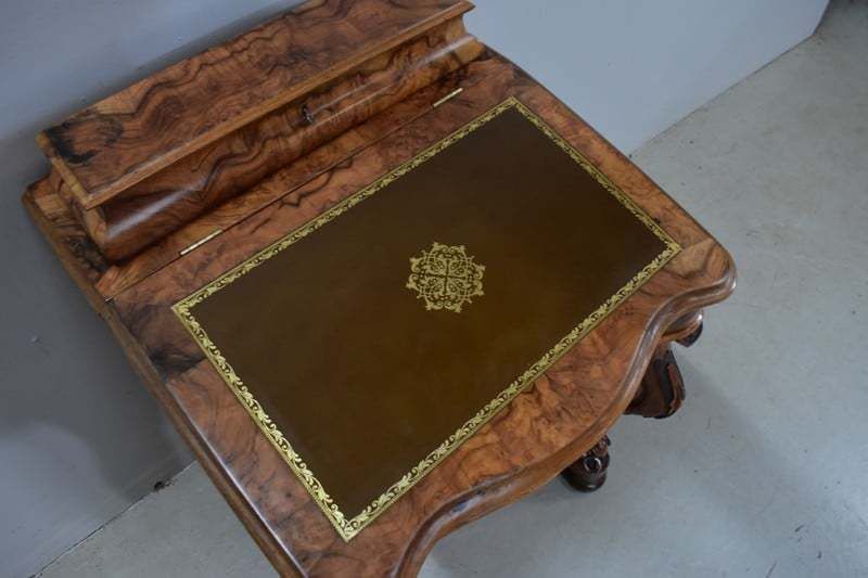 Davenport Desk In Walnut, Origin England Mid 19th Century photo vintage