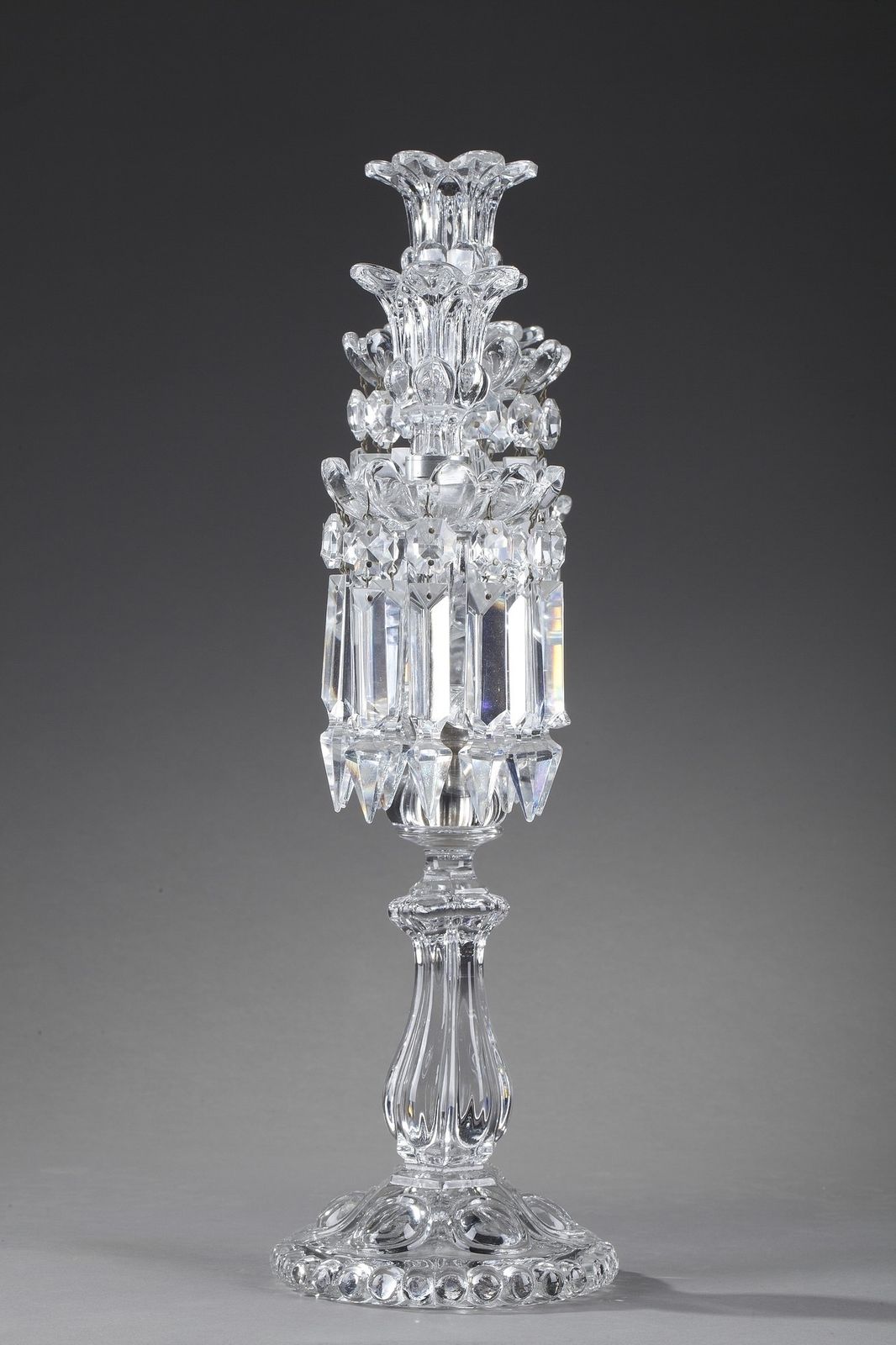 Paar kristallen kandelaars van Baccarat photo vinterior