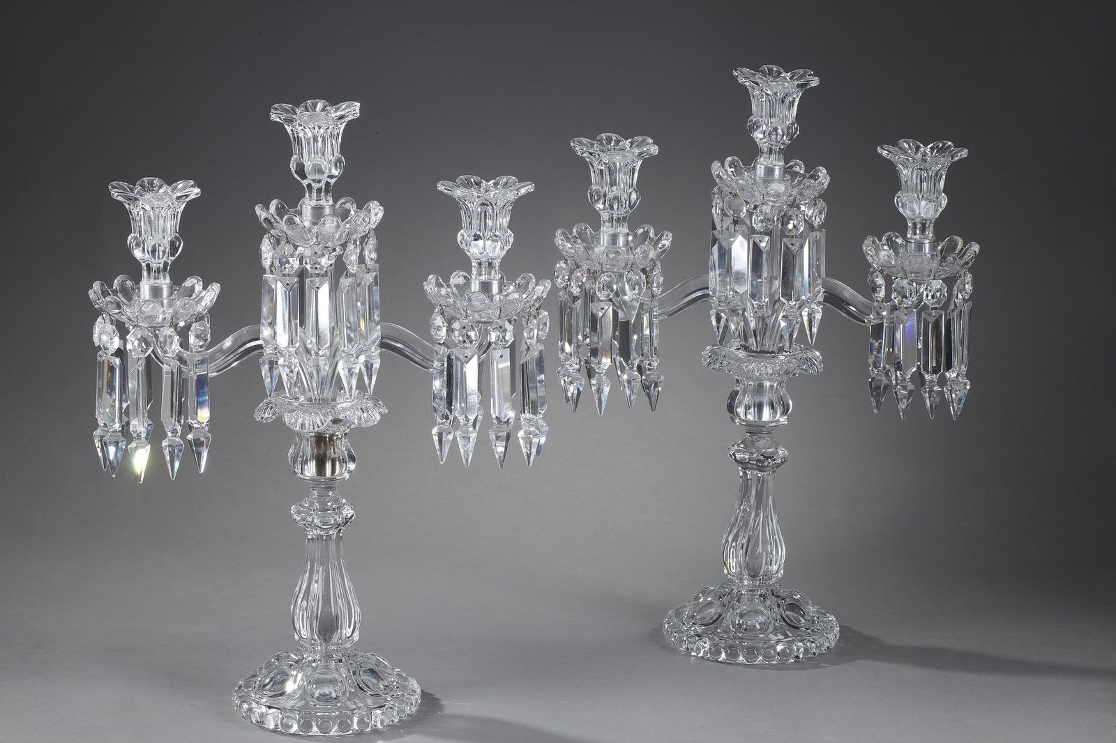 Paar kristallen kandelaars van Baccarat photo buy