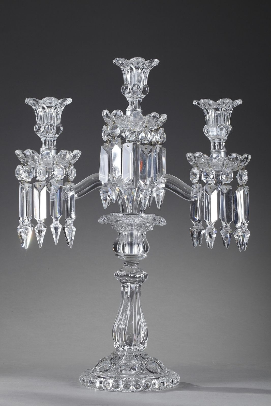 Paar kristallen kandelaars van Baccarat photo vintage