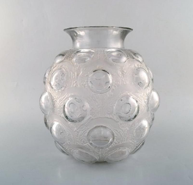 Large And Early René Lalique, Rare "Antilopes" Vase In Art Glass