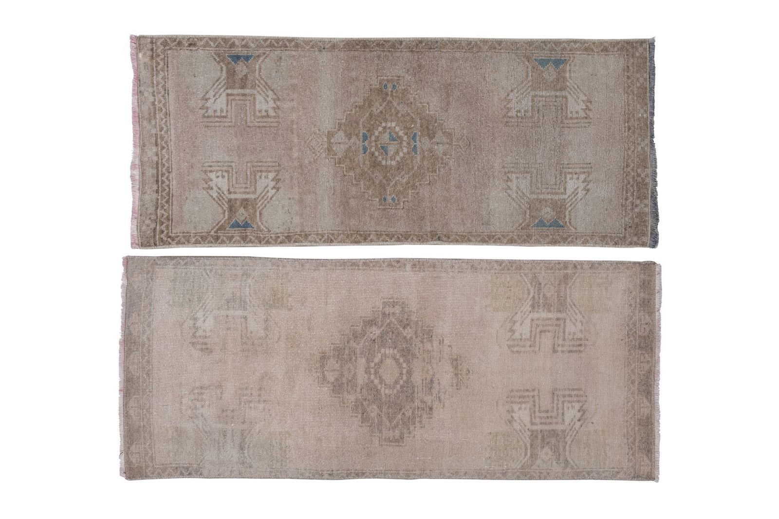 Set Of Two Yastik Rug Distressed Low Pile Petite Rug Faded Mat 48 X 116   46 X 110 Cm photo furniture