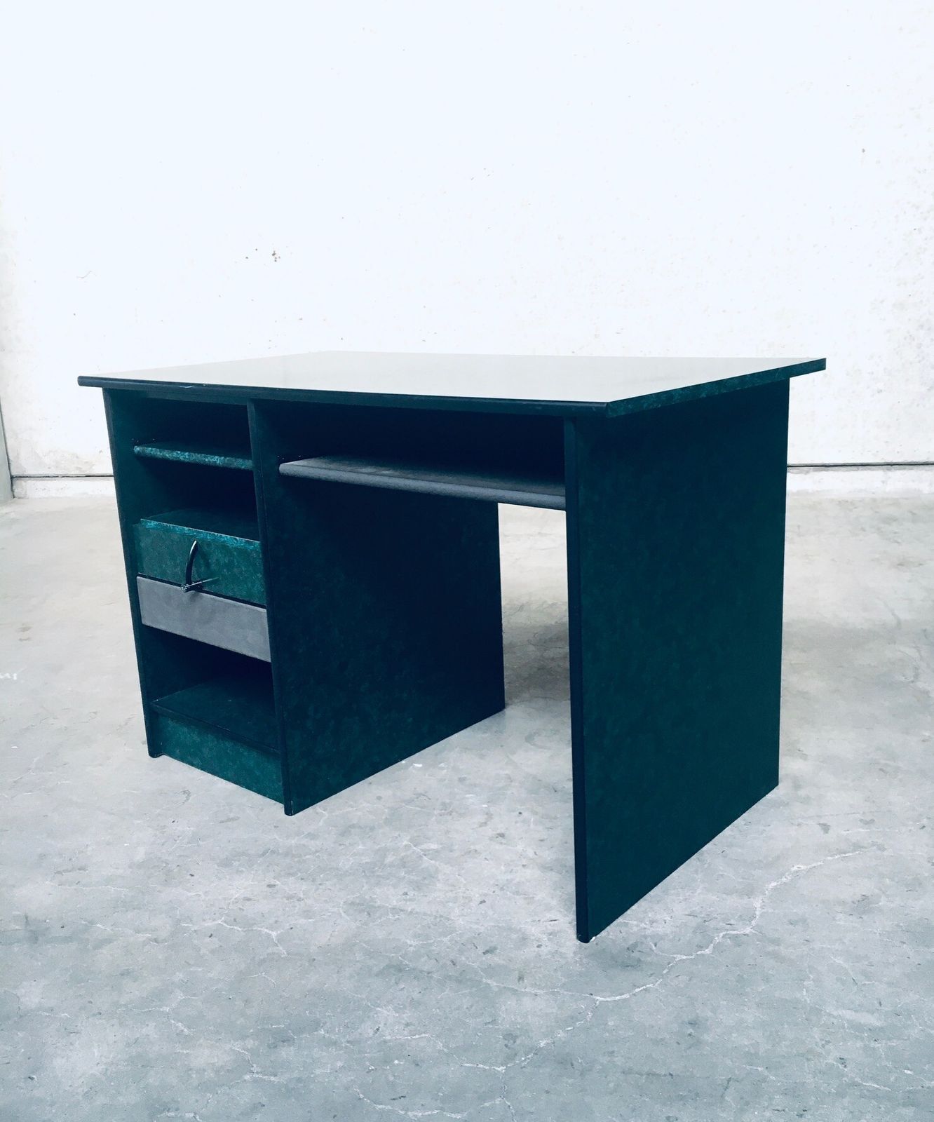 Memphis Style Small Computer Desk By Gautier, France 1985 photo for sale