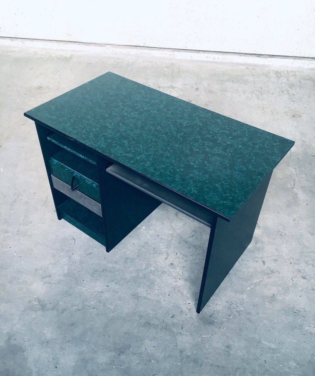 Memphis Style Small Computer Desk By Gautier, France 1985 photo Furniture