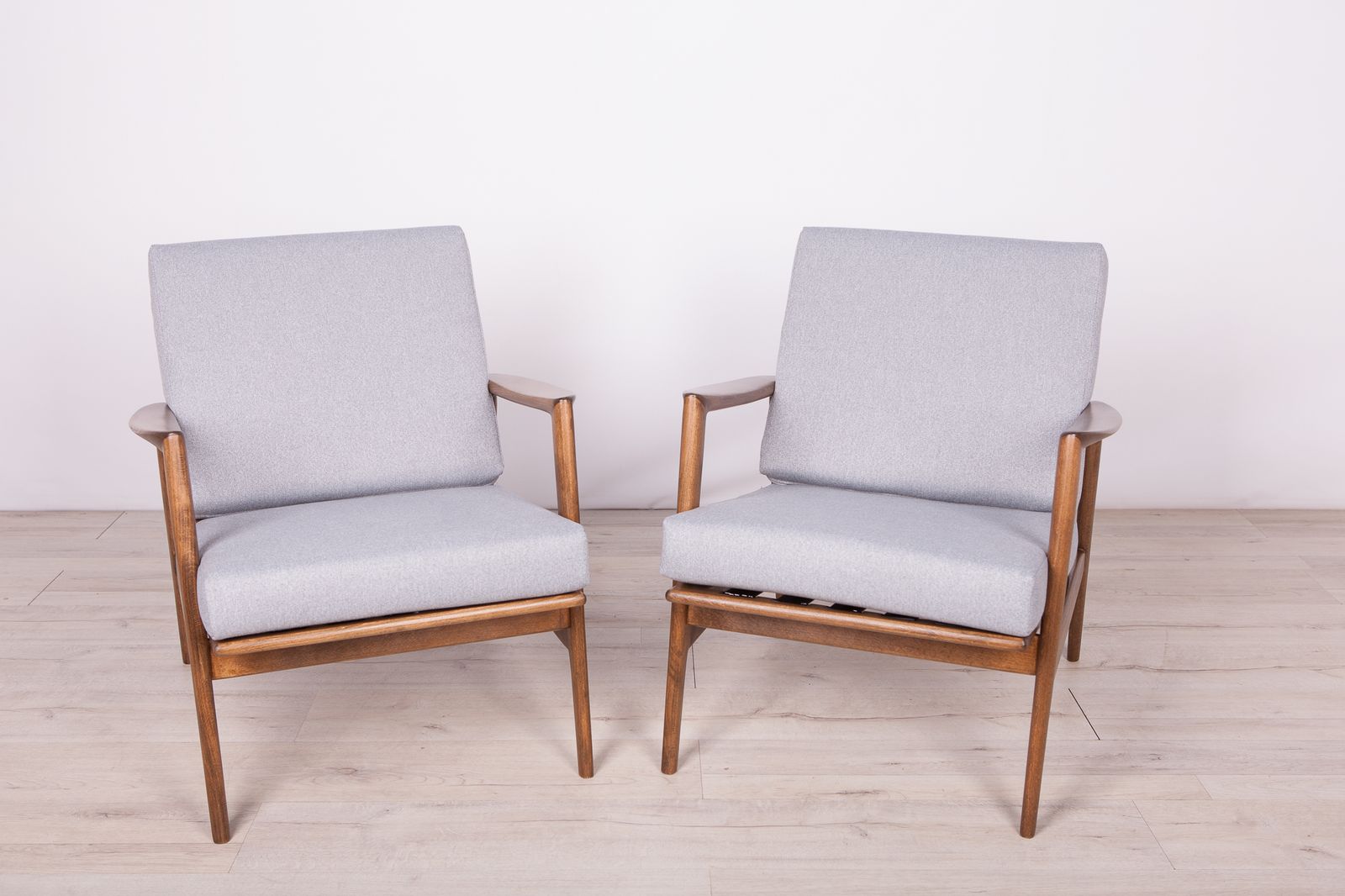 Model 300 139 Armchairs From Swarzędzka Factory, 1960s, Set Of 2 photo Furniture