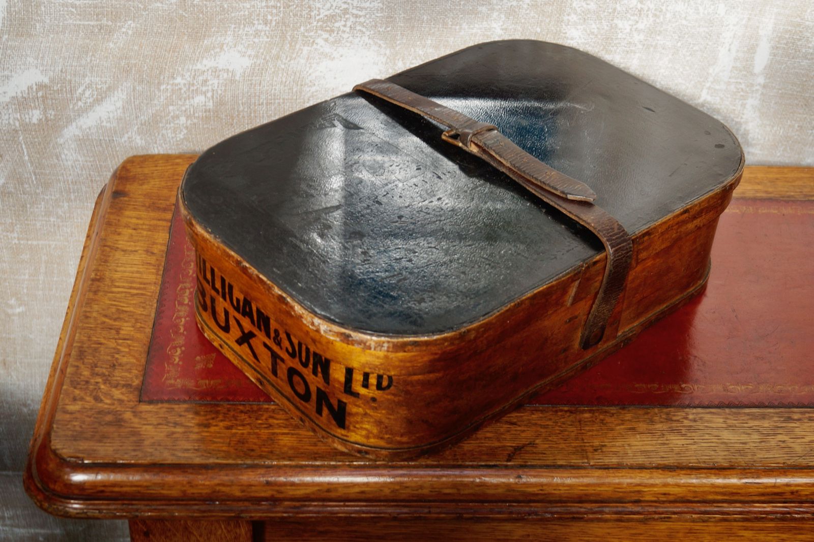 photo furniture Edwardian Clements, Newling & Co Bent Wood Drapers Box