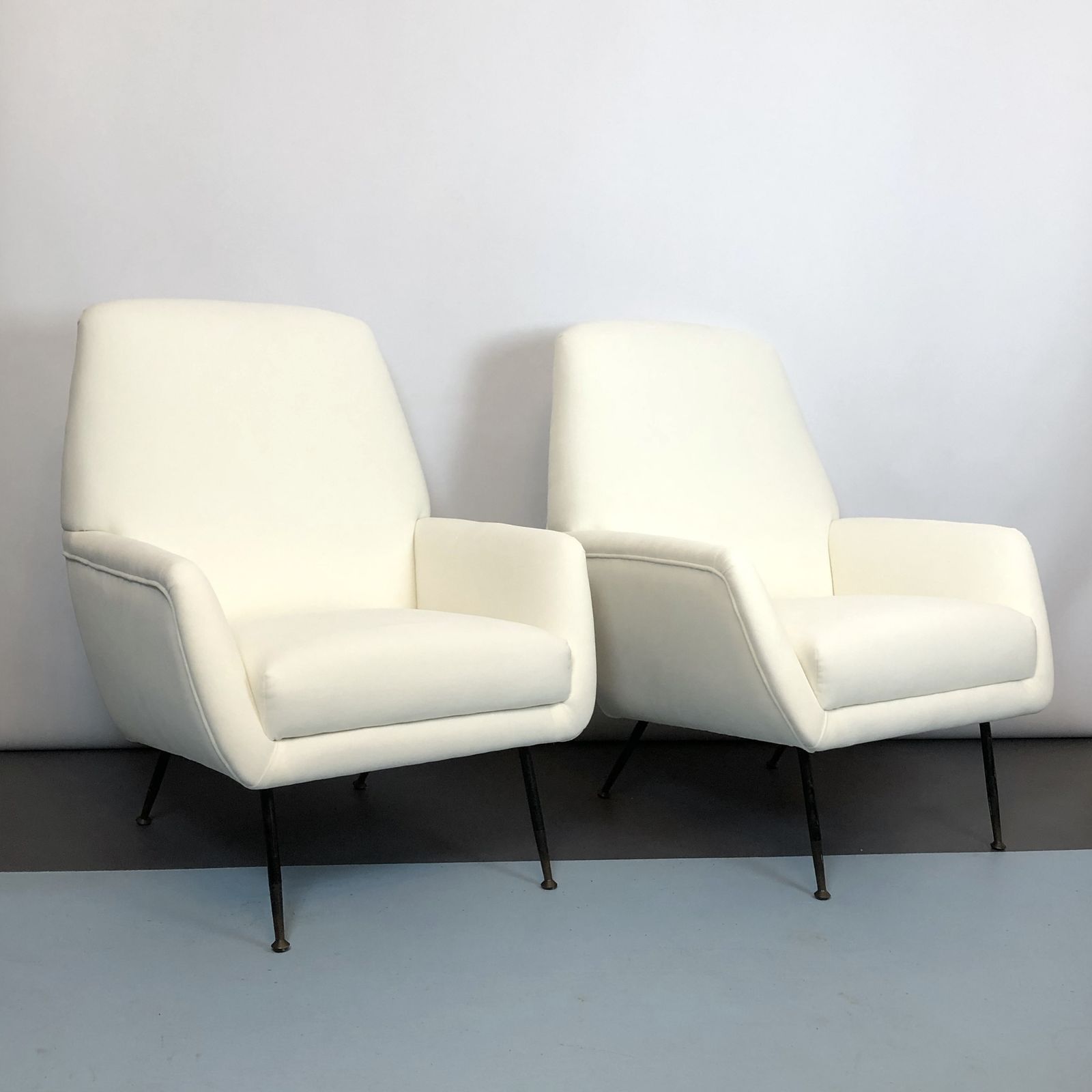 Furniture Mid Century Italian Warm White Velvet Armchairs From 50s. Set Of Two photo
